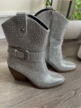 Silver Rhinestone Western Boots - Women's size 7